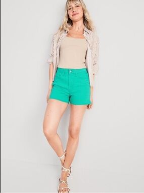 NWT  Old Navy High-Waisted Wow Jean Shorts Size 12